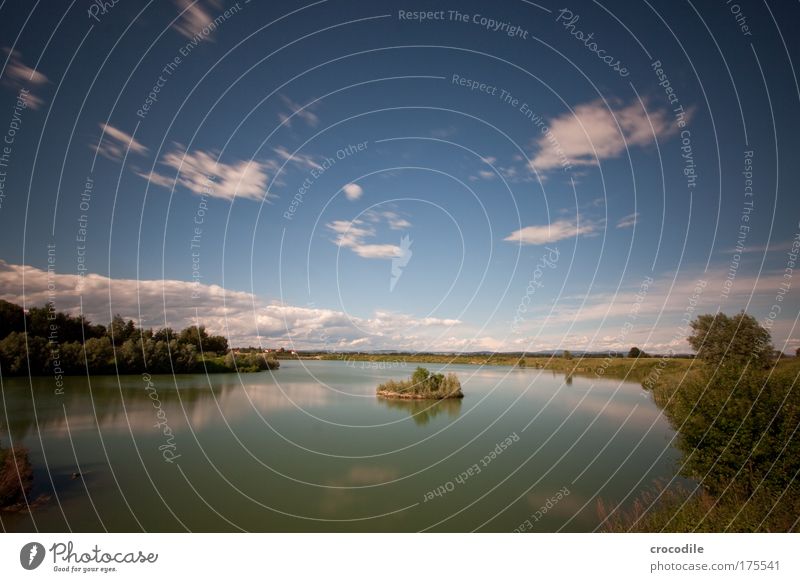 Baggersee Farbfoto Außenaufnahme Menschenleer Tag Schatten Kontrast Sonnenlicht Bewegungsunschärfe Starke Tiefenschärfe Zentralperspektive Panorama (Aussicht)