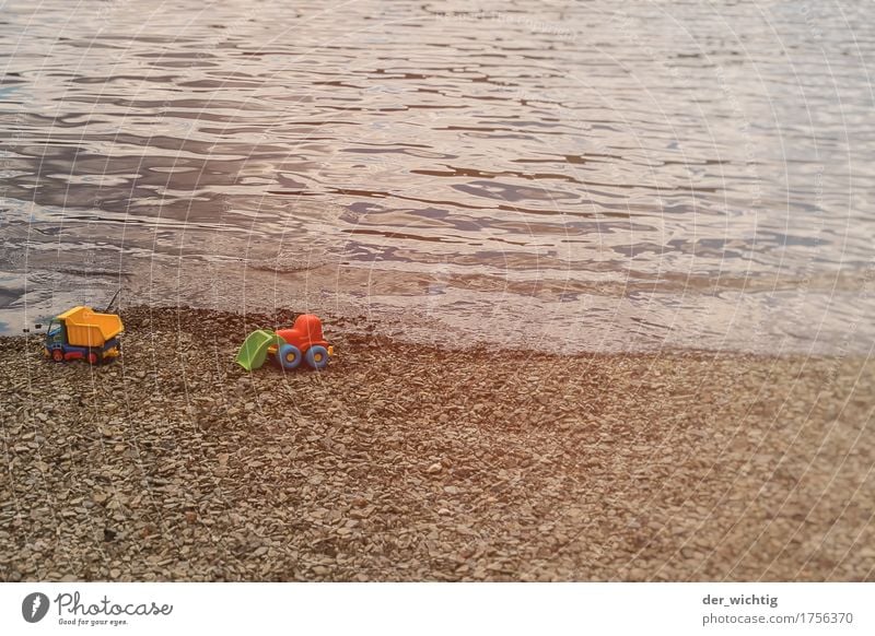 Strandspielzeug Spielen Ferien & Urlaub & Reisen Tourismus Ausflug Sommer Sommerurlaub Meer Wellen Wasser Sonnenaufgang Sonnenuntergang Sonnenlicht