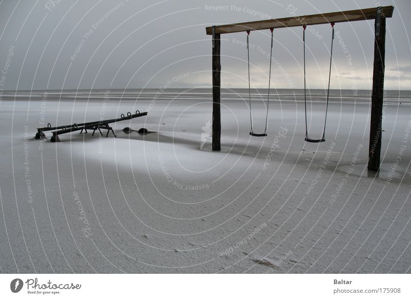 Wintermute Beach Gedeckte Farben Außenaufnahme Morgen Morgendämmerung Kontrast Totale Himmel Schnee Küste Strand Nordsee Holz frieren Traurigkeit dunkel einfach