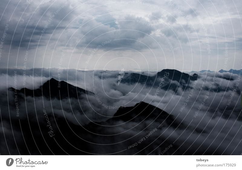 100: touching god Ferien & Urlaub & Reisen Berge u. Gebirge Klettern Bergsteigen Natur Wolken Gewitterwolken Klima schlechtes Wetter Unwetter Sturm Nebel Hügel