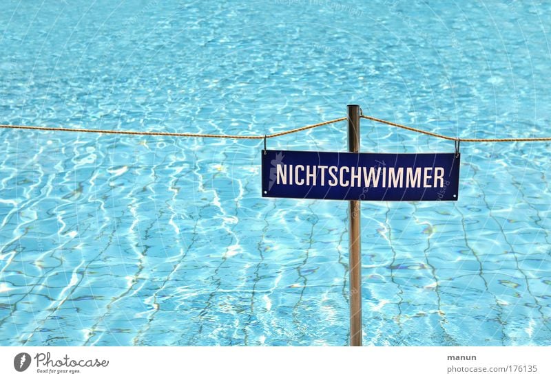 Nichtschwimmer Farbfoto Detailaufnahme Muster Strukturen & Formen Textfreiraum links Textfreiraum oben Textfreiraum unten Hintergrund neutral Tag Kontrast