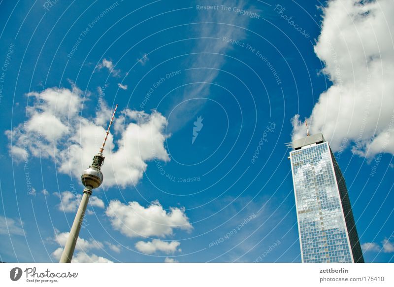 Fernsehturm und Hotel Stadt Berlin Hauptstadt Berliner Fernsehturm Alexanderplatz Berlin-Mitte Stadtzentrum Ferien & Urlaub & Reisen Reisefotografie Tourismus