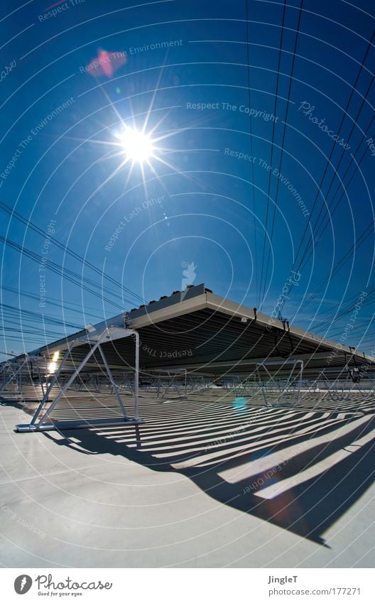 dark blue sun Sonne Sonnenstrahlen Himmel blau Blauer Himmel Wolkenloser Himmel Hochspannungsleitung Energiewirtschaft Solarzelle Erneuerbare Energie Dach