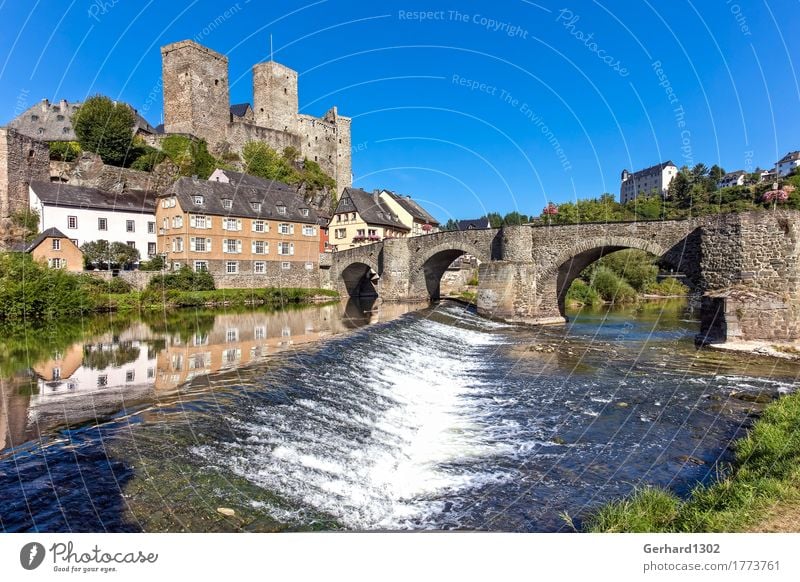 Schloss Runkel an der Lahn Ferien & Urlaub & Reisen Tourismus Ausflug Sightseeing Wasser Fluss Dorf Altstadt Burg oder Schloss Brücke Sehenswürdigkeit