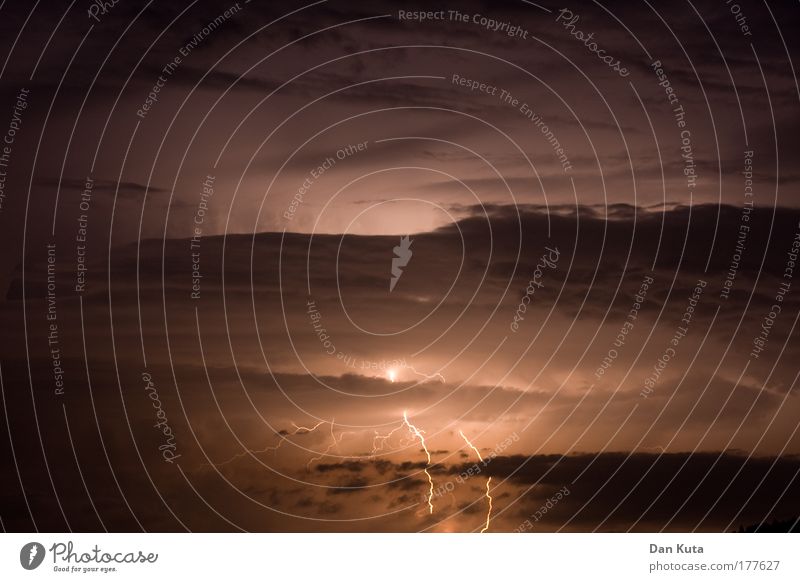 Beim Thor! Natur Landschaft Urelemente Feuer Luft Himmel Gewitterwolken Sommer Klima Blitze Wärme Aggression dunkel Ferne braun Gefühle Euphorie Kraft Macht Mut