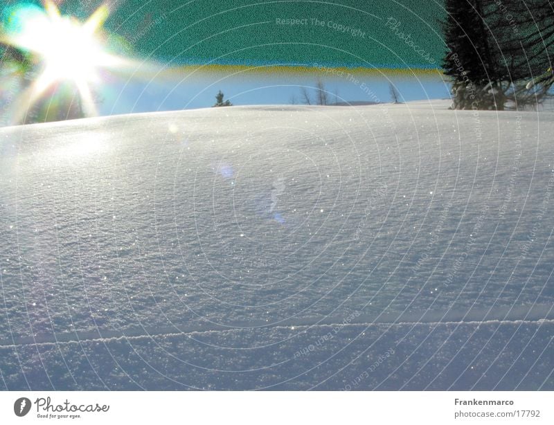 Schneeblind Gegenlicht Überbelichtung unberührt Hügel Tiefschnee Berge u. Gebirge Sonne Beleuchtung Skipiste