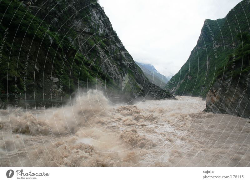 tiger leaping gorge Farbfoto Gedeckte Farben Außenaufnahme Menschenleer Textfreiraum oben Tag Ferien & Urlaub & Reisen Tourismus Ausflug Ferne Umwelt Natur