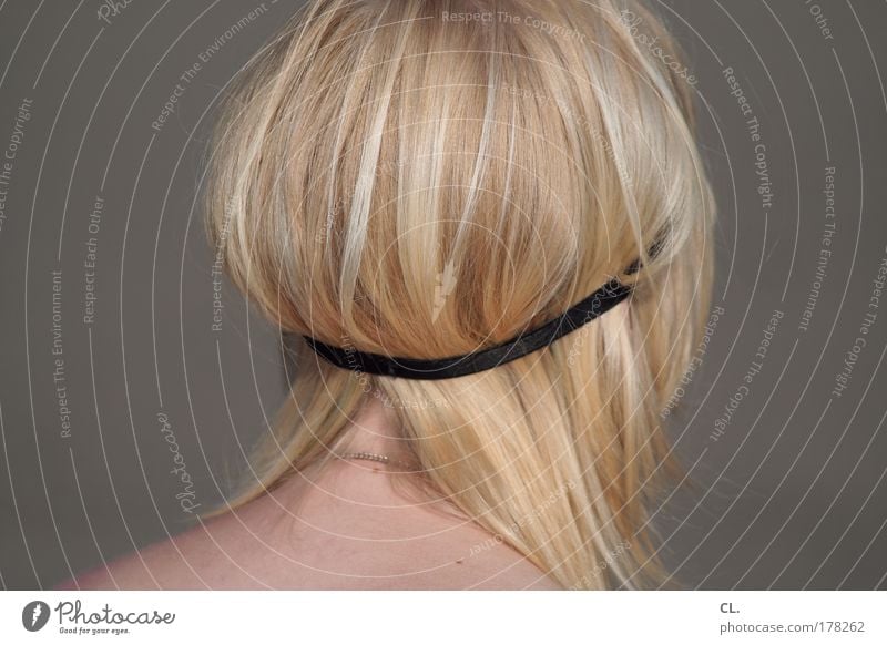 blondschopf Lifestyle Stil Haare & Frisuren Mensch feminin Junge Frau Jugendliche Haut Kopf 1 Jugendkultur Subkultur Fan Accessoire langhaarig beobachten Blick