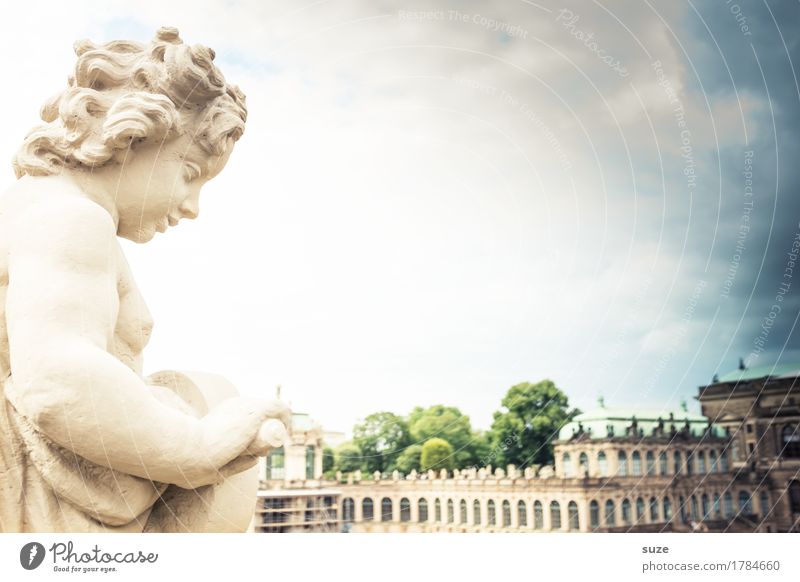 Goldlöckchen Tourismus Städtereise Kunst Kunstwerk Skulptur Architektur Kultur Himmel Stadt Sehenswürdigkeit Wahrzeichen Denkmal Engel historisch blau Glaube