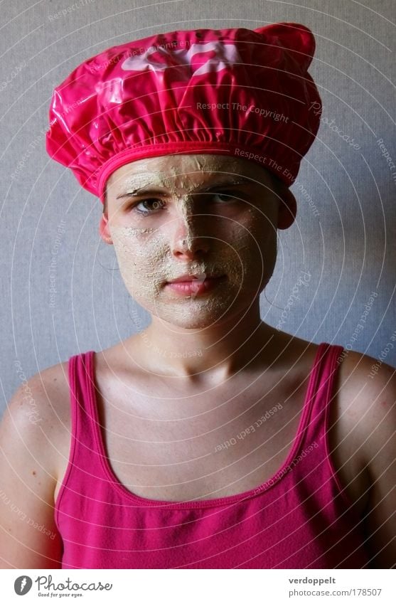 will schön sein Farbfoto Porträt Blick in die Kamera Körperpflege Haare & Frisuren Haut Gesicht Creme Gesundheitswesen Wellness Spa feminin Frau Erwachsene