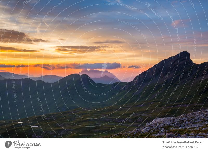 Glarner Alpen Umwelt Natur Landschaft Schönes Wetter blau grün violett orange rosa schwarz Schweiz Außenaufnahme Wolken Sonnenuntergang Stimmung Romantik