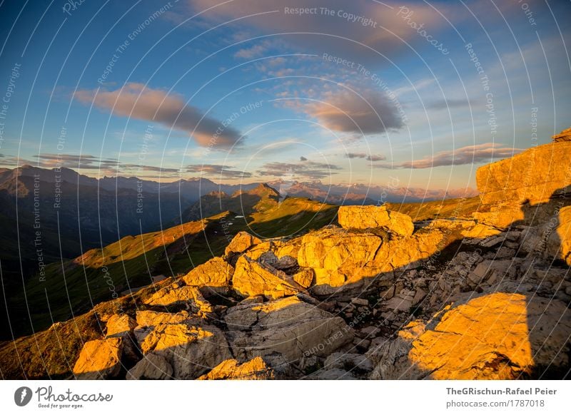 Gold Umwelt Natur Landschaft blau braun gelb gold grau niedlich leuchten erleuchten Sonnenaufgang Wolken Berge u. Gebirge Stein Felsen Farbfoto Außenaufnahme