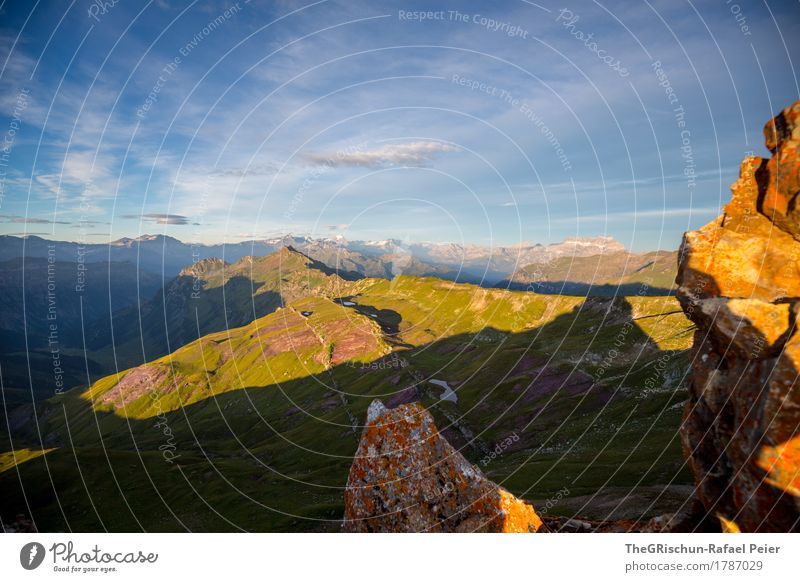 Schattenspiel Umwelt Natur Landschaft blau braun gelb gold grün Aussicht Außenaufnahme Panorama (Aussicht) Licht Silhouette Berge u. Gebirge Bergkette Stein