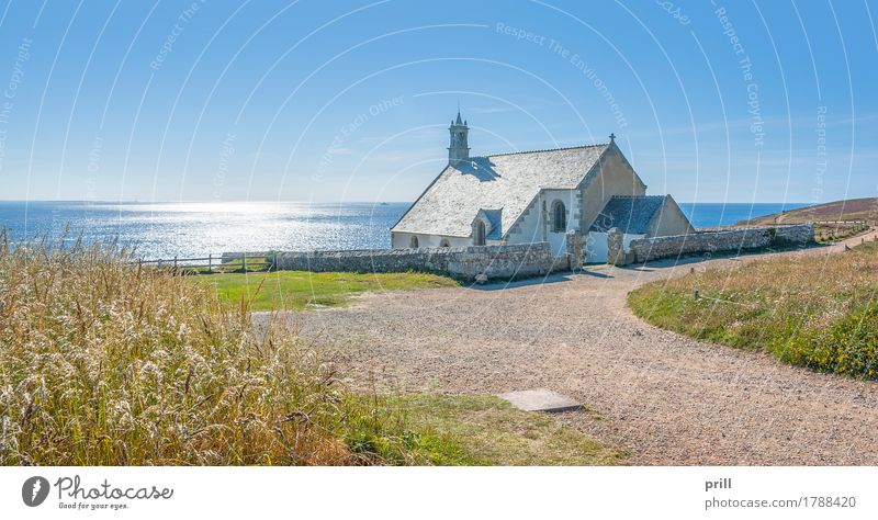 Chapel Saint-They Meer Kultur Landschaft Pflanze Wasser Felsen Küste Mauer Wand Wahrzeichen Wege & Pfade Stein alt Religion & Glaube kapelle saint-they