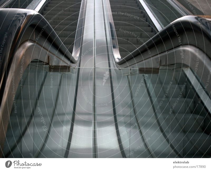 Rolltreppe Stahl Gummi Potsdamer Platz Verkehr Glas Bahnhof