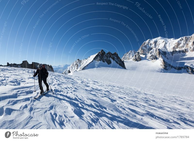 Skibergsteiger, Mont Blanc. Chamonix schön Ferien & Urlaub & Reisen Tourismus Ausflug Abenteuer Expedition Winter Schnee Berge u. Gebirge wandern Sport