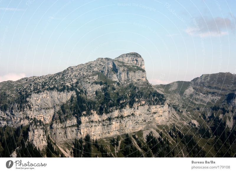 2051 M.ü.M. Farbfoto Tag Weitwinkel Berge u. Gebirge Gipfel fest blau Alpen Thuner See Schweiz Berner Oberland