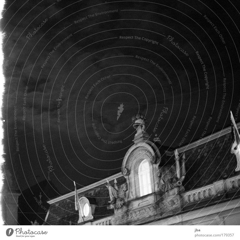 Berner Altstadt Schwarzweißfoto Außenaufnahme Menschenleer Textfreiraum oben Nacht Silhouette Tourismus Städtereise Haus Schweiz Europa Hauptstadt Architektur