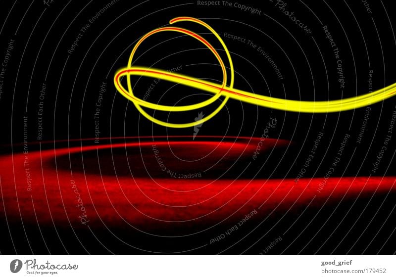 ich spare energie! Farbfoto mehrfarbig Innenaufnahme Experiment abstrakt Kunstlicht Licht Lichterscheinung Bewegungsunschärfe Telekommunikation leuchten