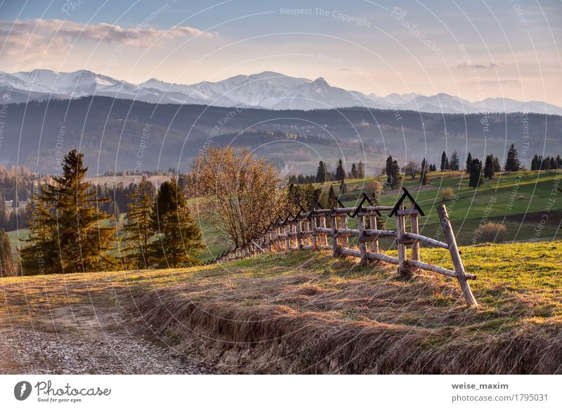 Frühlingslandschaft in Tatras-Bergen schön Ferien & Urlaub & Reisen Tourismus Ausflug Ferne Freiheit Expedition Sommer Sommerurlaub Schnee Berge u. Gebirge