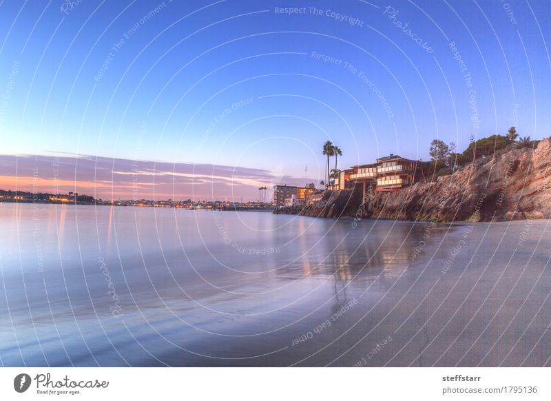 Sonnenuntergang über dem Hafen in Corona del Mar Ferien & Urlaub & Reisen Tourismus Himmel Wolken Sonnenaufgang Sommer Küste Strand Wasser blau violett orange