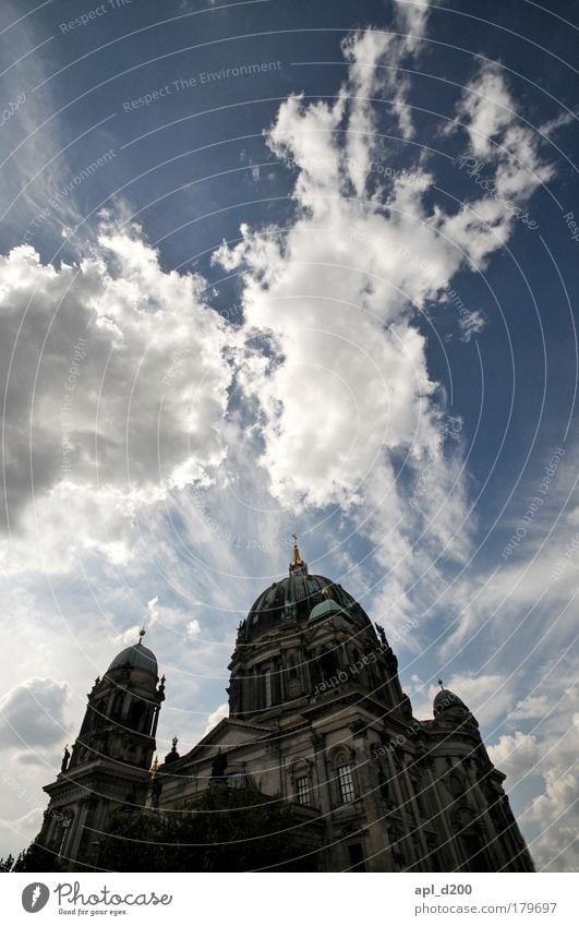 The Dome 16 Farbfoto Außenaufnahme Textfreiraum oben Tag Licht Sonnenlicht Starke Tiefenschärfe Berlin Hauptstadt Menschenleer Kirche Sehenswürdigkeit