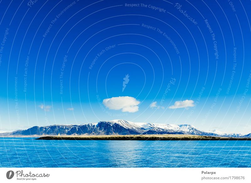 Berge im blauen Ozean schön Ferien & Urlaub & Reisen Meer Winter Schnee Berge u. Gebirge Umwelt Natur Landschaft Himmel Wolken Horizont Klima Felsen Küste See