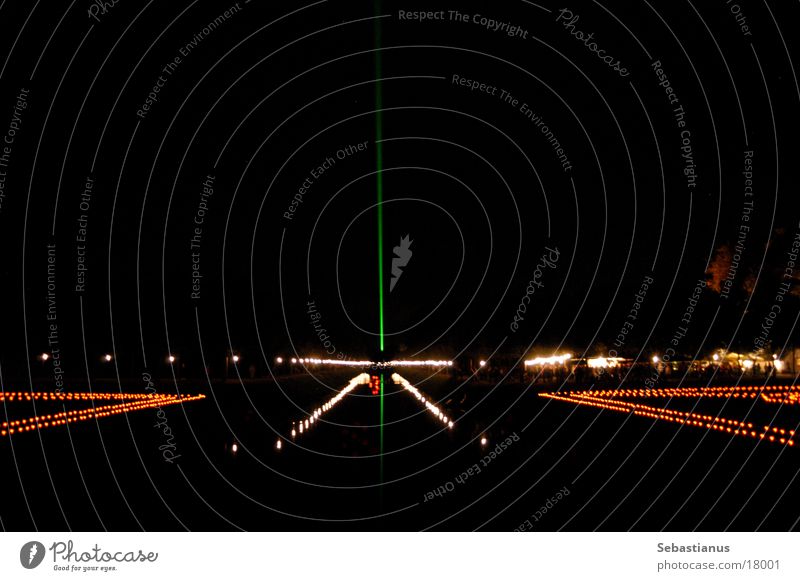 Lichterfest #3 Laser Kerze Park Nacht Langzeitbelichtung Abwasserkanal Wasser Flühbirnen