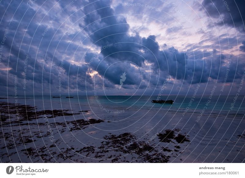 wolken dramatik Außenaufnahme Menschenleer Morgen Morgendämmerung Kontrast Reflexion & Spiegelung Starke Tiefenschärfe Weitwinkel Strand Meer Natur Wasser