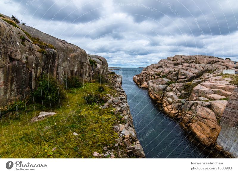 Wasserstraße Ferien & Urlaub & Reisen Tourismus Abenteuer Ferne Meer Natur Landschaft Pflanze Urelemente Wolken schlechtes Wetter Felsen Küste Bucht Ostsee