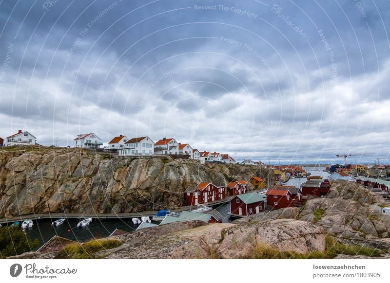 Klein aber fein Ferien & Urlaub & Reisen Tourismus Ferne Freiheit Sommer Traumhaus Natur Landschaft Wolken schlechtes Wetter Regen Felsen Bucht Ostsee Smögen