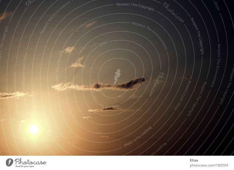 Scheinwerfer Außenaufnahme Dämmerung Schatten Kontrast Sonnenlicht Sonnenstrahlen Sonnenaufgang Sonnenuntergang Gegenlicht Himmel Wolken Sommer Wetter hell