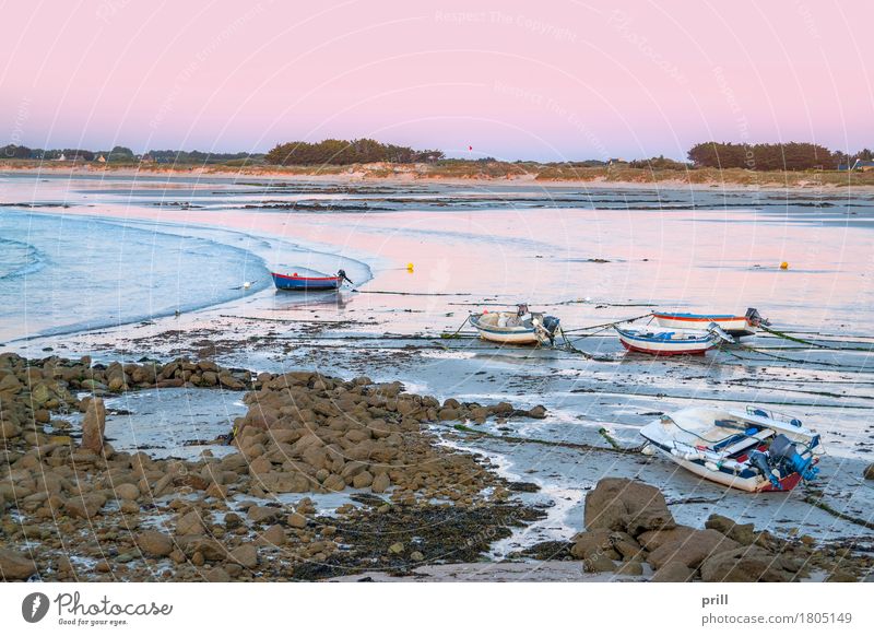 coastal evening in Brittany Strand Meer Landschaft Sand Wasser Felsen Küste Wasserfahrzeug Stein friedlich Idylle Bretagne Sonnenuntergang Atlantik