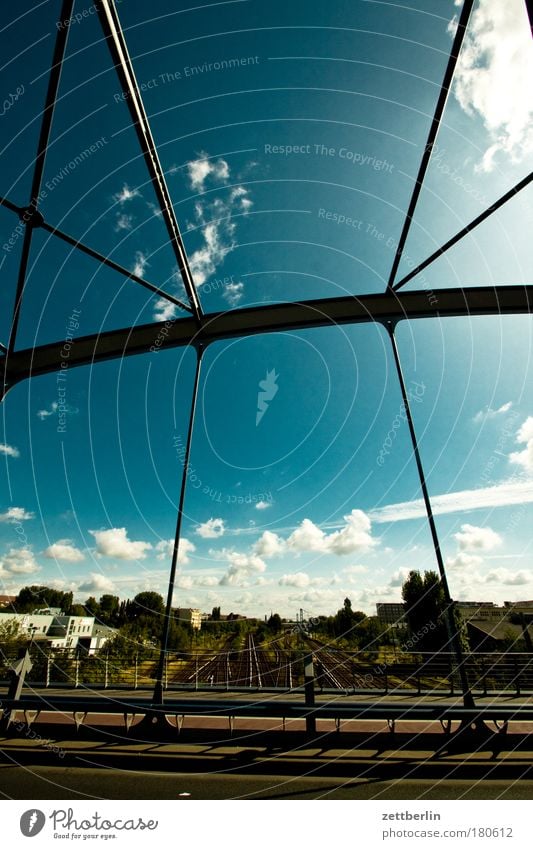 Brücke Bahnhof Berlin Hauptstadt Himmel Ostkreuz S-Bahn S-Bahnhof Sommer Stadt Wolken Konstruktion Hochbau Stahlverarbeitung Stahlträger Stahlkonstruktion