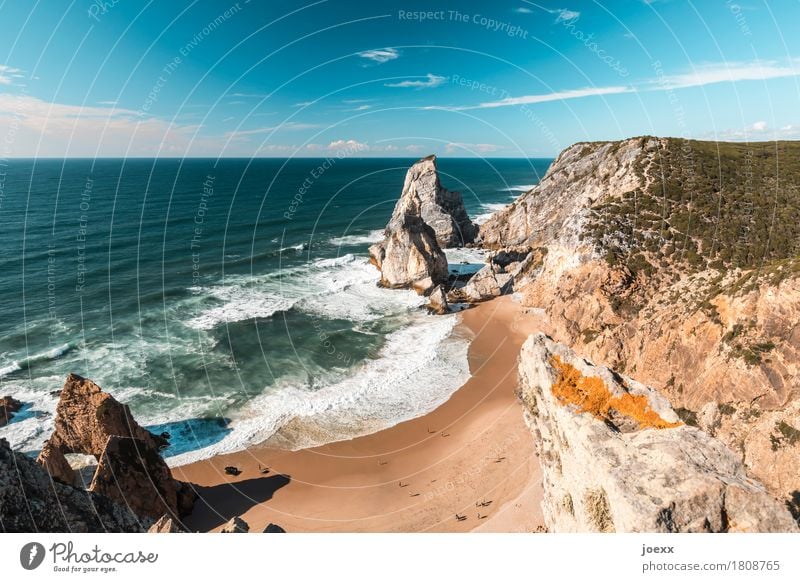 Ursa Beach Ferien & Urlaub & Reisen Sommerurlaub Strand Meer Wellen Mensch Leben Landschaft Wasser Himmel Schönes Wetter Felsen Küste Bucht gigantisch hoch blau