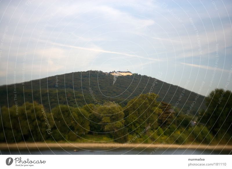 im Schatten der Macht Farbfoto Menschenleer Ausflug Sightseeing Städtereise Hotelier Kellner Gastronomie Umwelt Landschaft Wasser Wald Flussufer Rhein Bonn