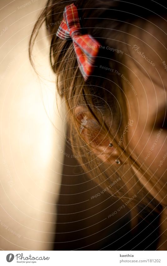 warum in die ferne schweifen? Farbfoto Außenaufnahme Dämmerung Licht Sonnenlicht Blick nach vorn Glück schön Haare & Frisuren Haut Gesicht Wellness Leben