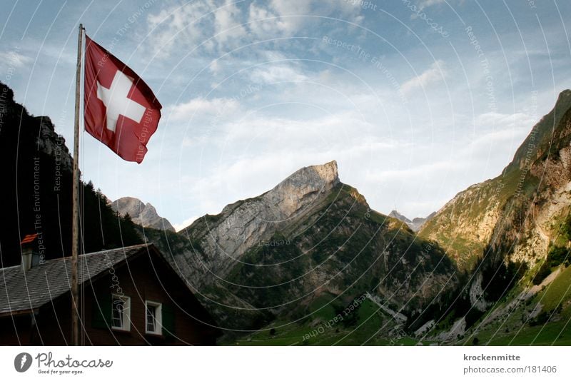 ein Grüezi aus der Schweiz Farbfoto Außenaufnahme Morgen Sonnenaufgang Sonnenuntergang Wanderausflug Natur Landschaft Wolken Sommer Hügel Felsen