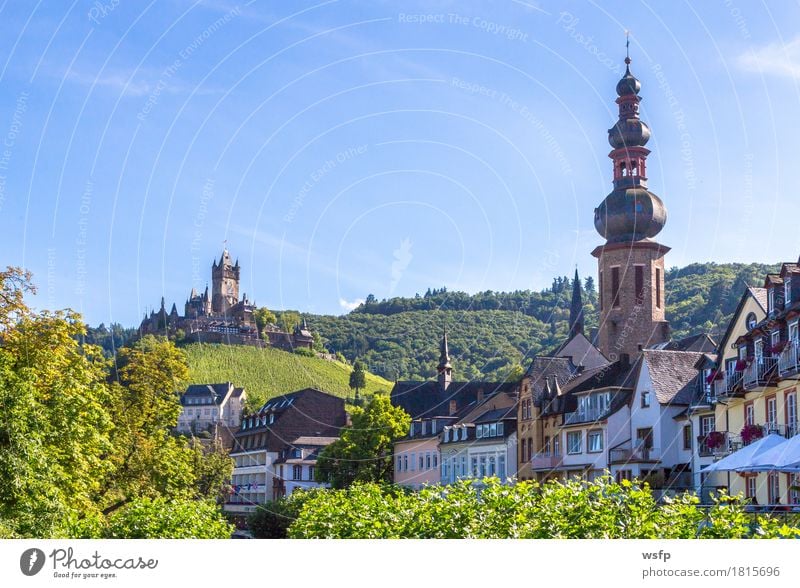 Cochem Stadt an der Mosel Panorama Sommer Fluss Burg oder Schloss Idylle panorama reichsburg Moseltal mosel Weintrauben Eifel Rheinland-Pfalz Weinbau Weinberg