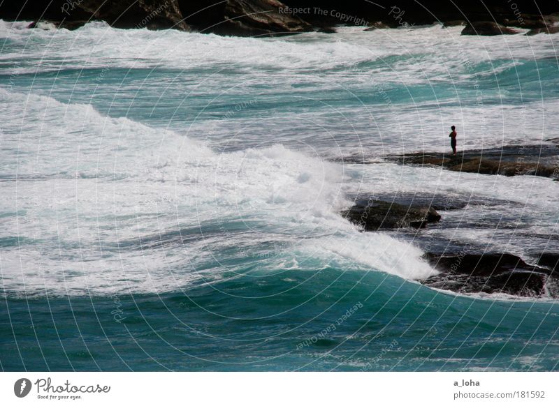 die macht des ozeans 1 Mensch Natur Urelemente Wasser Schönes Wetter Wind Felsen Wellen Küste Strand Meer beobachten stehen träumen außergewöhnlich Ferne