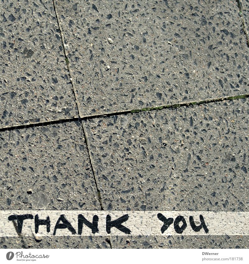 THANK YOU Lifestyle Stil Design Kunst Künstler Kunstwerk Kultur Mauer Wand Fußgänger Stein Zeichen Graffiti Kommunizieren liegen außergewöhnlich eckig positiv