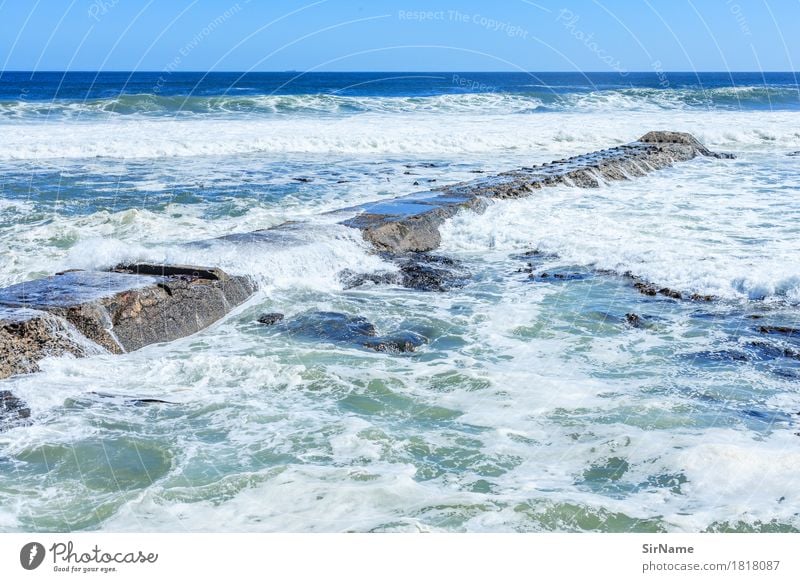 402 [break] Ferne Sommer Meer Wellen Umwelt Wasser Wolkenloser Himmel Küste Riff Fischerdorf Anlegestelle Schifffahrt Hafen Beton Linie Flüssigkeit groß maritim