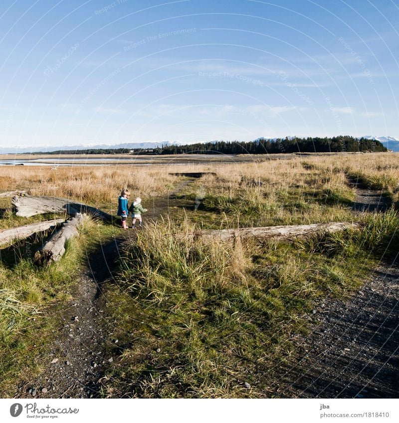 Beluga Slough Erholung Freizeit & Hobby Ausflug Ferne Freiheit Strand wandern Mädchen 2 Mensch 1-3 Jahre Kleinkind Landschaft Herbst Schönes Wetter Wind Gras