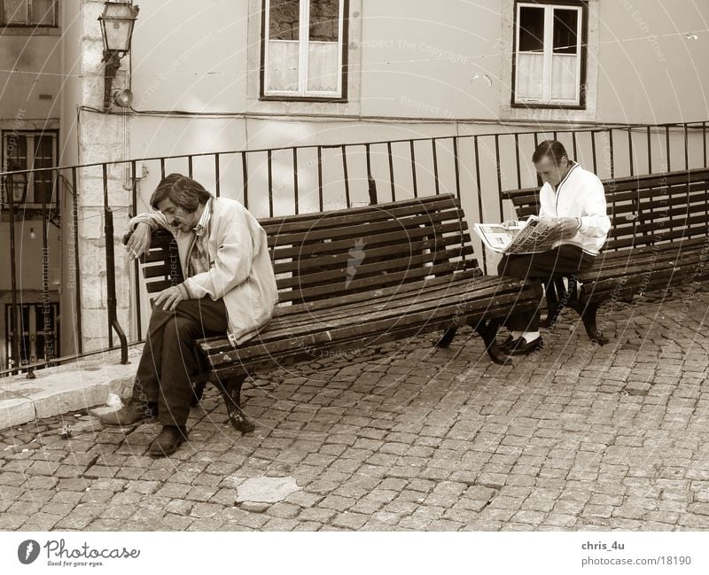 Siesta Portugal Lissabon Menschengruppe Stadtteil Alfama