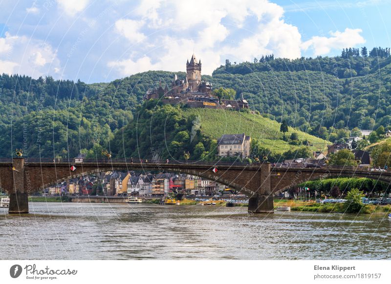 Cochem an der Mosel Mosel (Weinbaugebiet) Deutschland Rheinland-Pfalz Dorf Kleinstadt Stadt Altstadt bevölkert Palast Burg oder Schloss Turm Bauwerk Gebäude