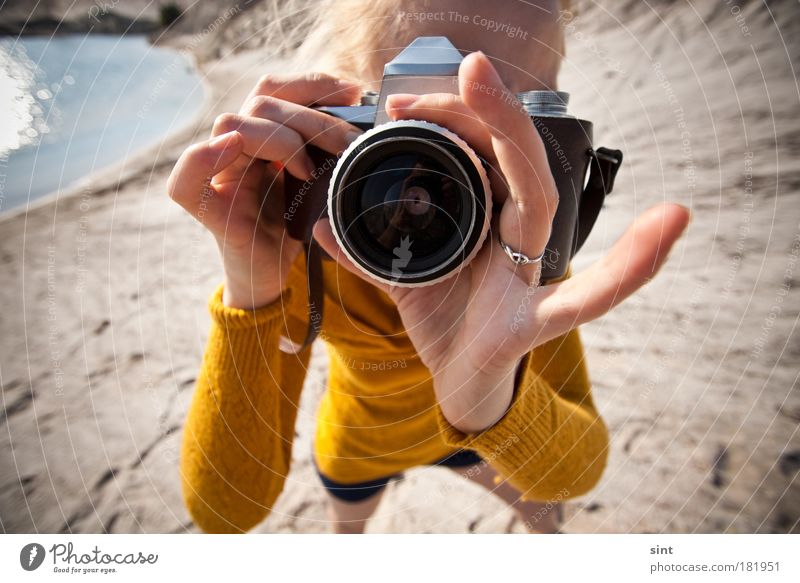 mach ma makro Farbfoto Außenaufnahme Tag Sonnenlicht Schwache Tiefenschärfe Freude Freizeit & Hobby Fotografieren Sommer Fotokamera Mensch feminin Junge Frau