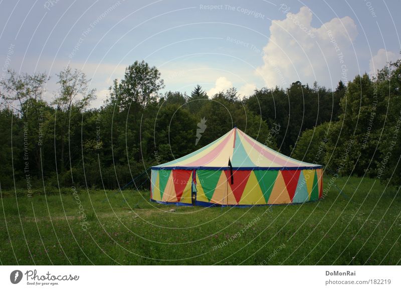 Bildungszirkus Studium Zirkus Natur Landschaft Himmel Wolken Baum Gras Sträucher Wiese Wald Konstanz Deutschland Baden-Württemberg Europa Zirkuszelt Zelt Denken