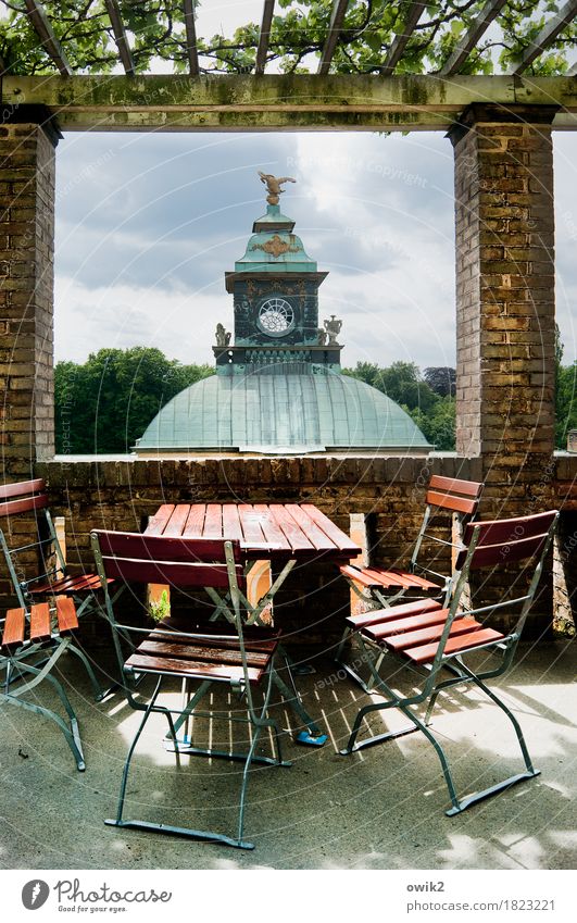 Loggia Wolken Potsdam Deutschland Hauptstadt Stadtzentrum Burg oder Schloss Bauwerk Gebäude Architektur Fenster Sehenswürdigkeit Pergola Laubengang Gartenstuhl