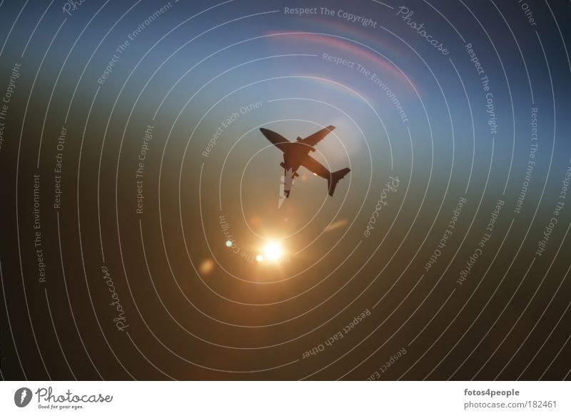 Reisefieber Farbfoto Morgendämmerung Licht Kontrast Silhouette Lichterscheinung Sonnenstrahlen Sonnenaufgang Sonnenuntergang Gegenlicht Low Key Beruf Pilot