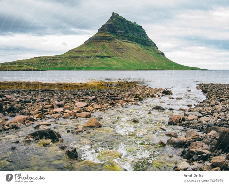 Kirkjufell - der schönste Berg der Welt Ferien & Urlaub & Reisen Tourismus Ausflug Abenteuer Ferne Natur Landschaft Urelemente Erde Wasser Himmel Wolken Wetter